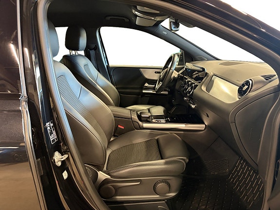 Mercedes-Benz B200 d 16 of 19