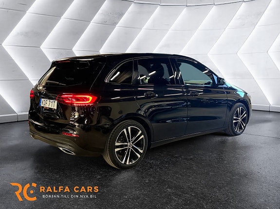 Mercedes-Benz B200 d 7 of 19