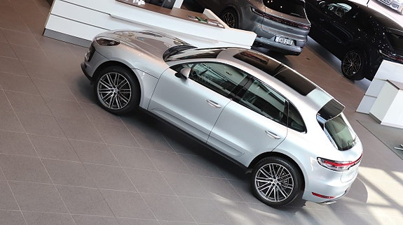 Porsche Macan 6 of 9