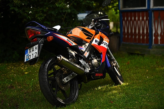 Honda CBR125R Repsol 3 of 4