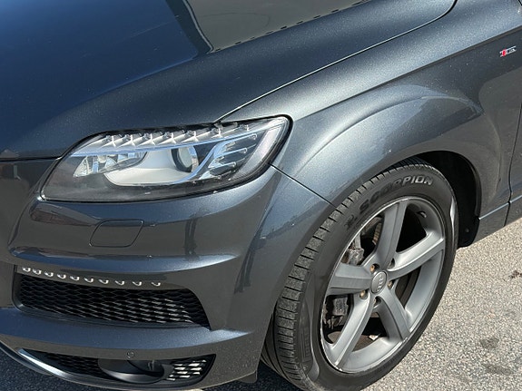 Audi Q7 2 of 30
