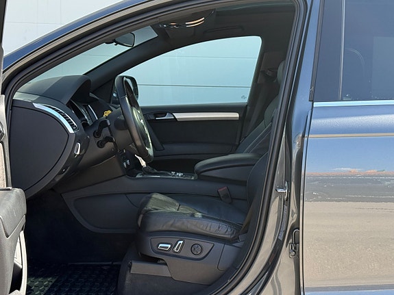 Audi Q7 10 of 30