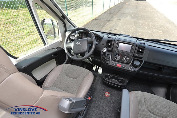Adria Matrix 670 SL 3 of 12