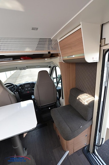 Adria Matrix 670 SL 5 of 12