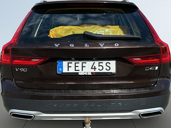 Volvo V90 Cross Country 12 of 19