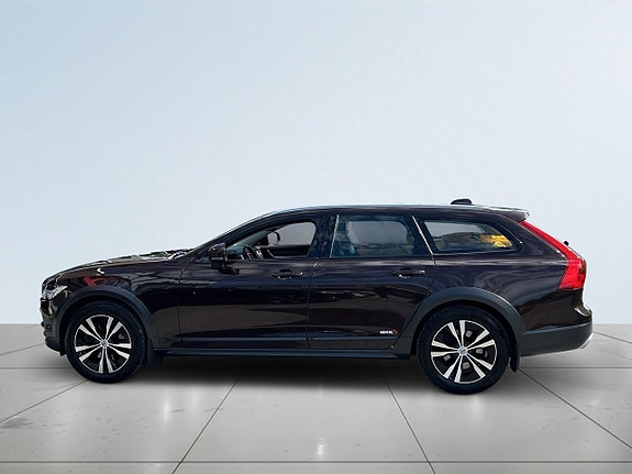 Volvo V90 Cross Country 4 of 19