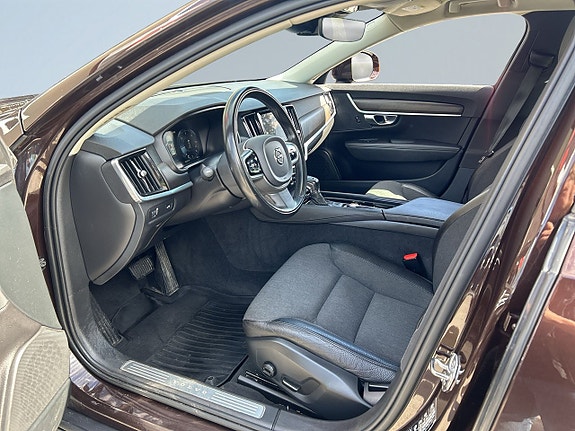 Volvo V90 Cross Country 7 of 19