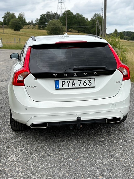 Volvo V60 3 of 7