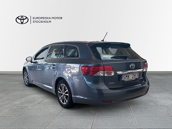 Toyota Avensis 2 of 10
