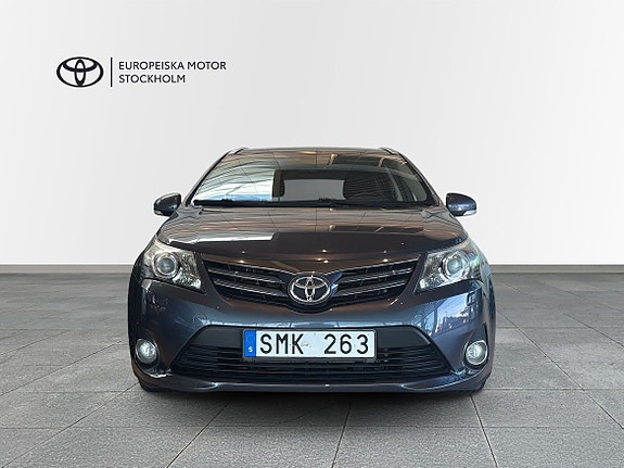 Toyota Avensis 5 of 10