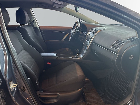 Toyota Avensis 6 of 10