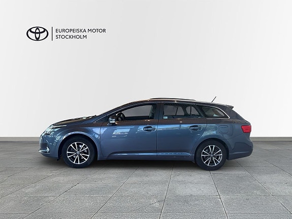 Toyota Avensis 3 of 10