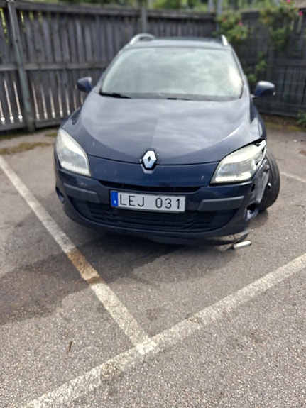 Renault Megane III 2 of 3