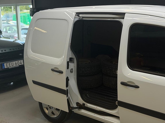 Renault Kangoo Express 17 of 22