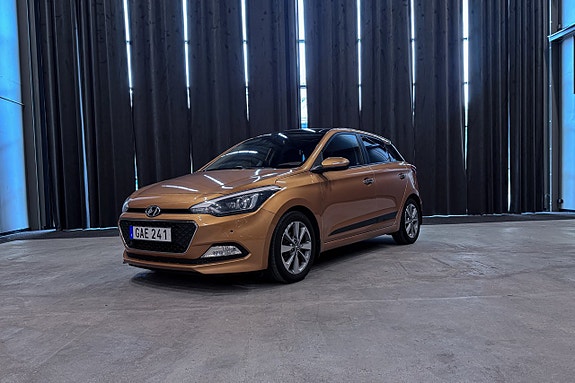 Hyundai i20 2 of 16