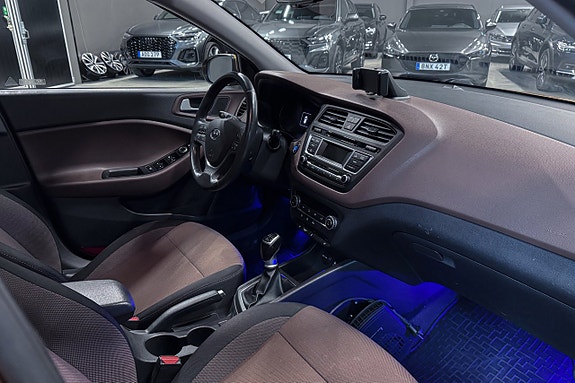 Hyundai i20 12 of 16