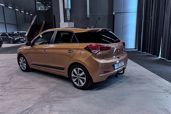 Hyundai i20 4 of 16