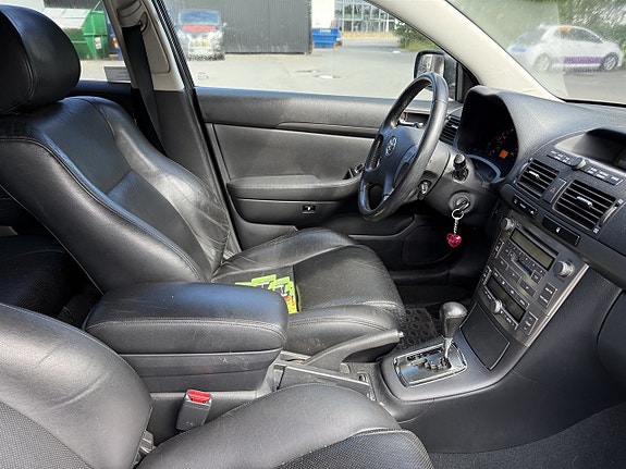 Toyota Avensis 9 of 11
