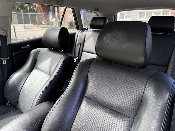 Toyota Avensis 8 of 11