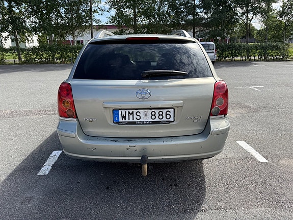 Toyota Avensis 5 of 11