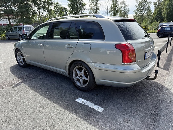 Toyota Avensis 6 of 11
