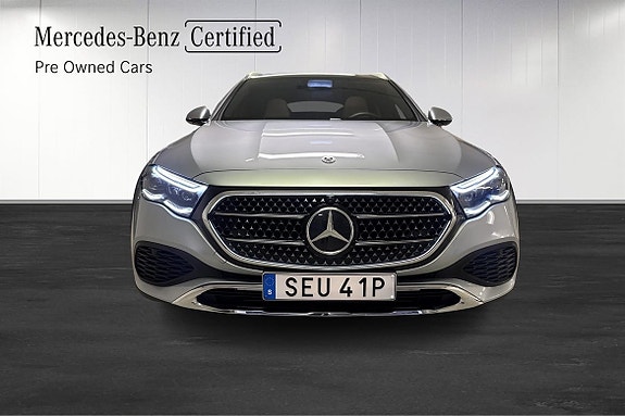 Mercedes-Benz E300 de 2 of 27