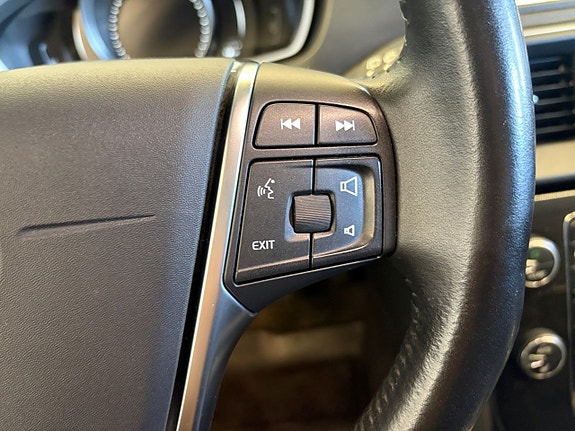 Volvo V40 Cross Country 22 of 22