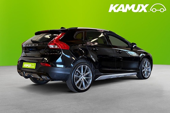 Volvo V40 Cross Country 4 of 22