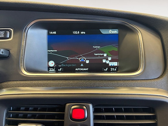 Volvo V40 Cross Country 17 of 22