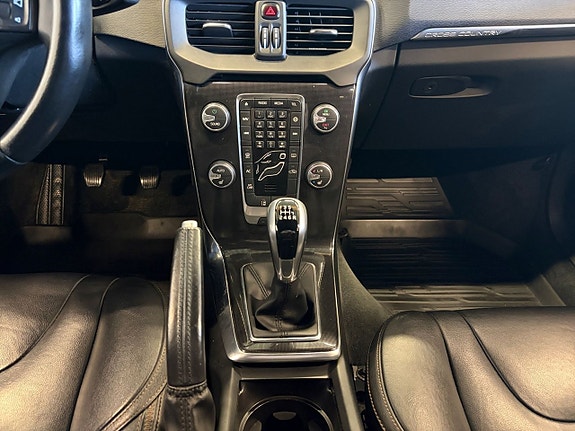 Volvo V40 Cross Country 11 of 22