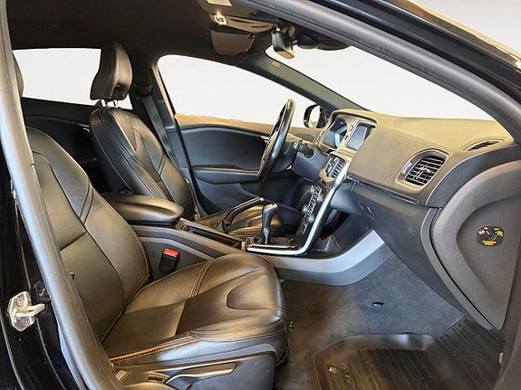 Volvo V40 Cross Country 15 of 22