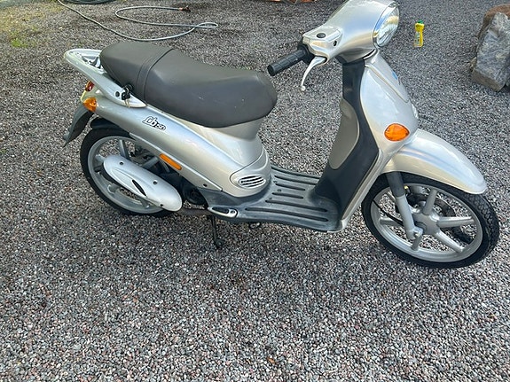 Piaggio LB50 2 of 8