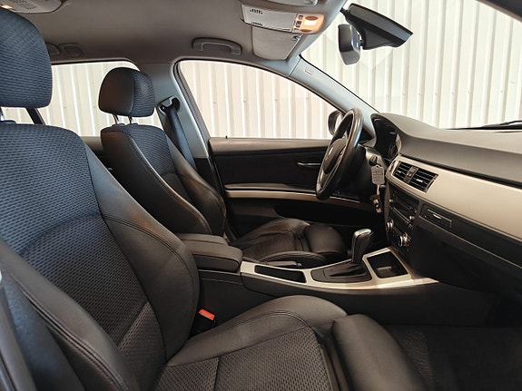 BMW 320d 12 of 17
