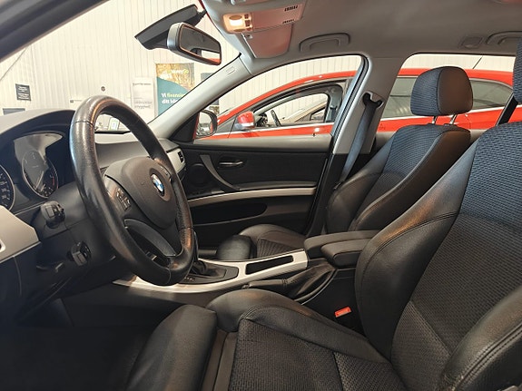 BMW 320d 11 of 17