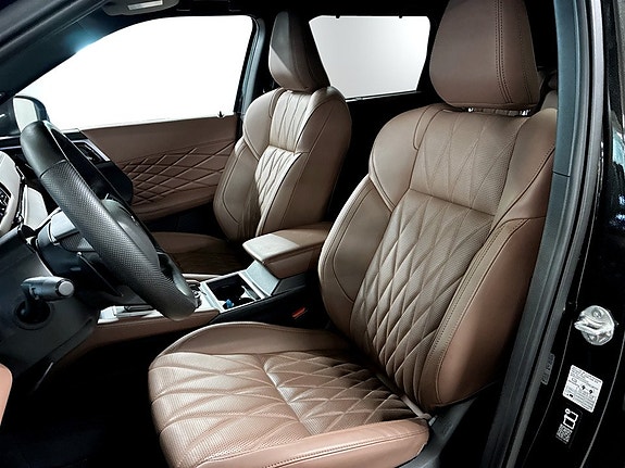Mitsubishi Outlander 4 of 19