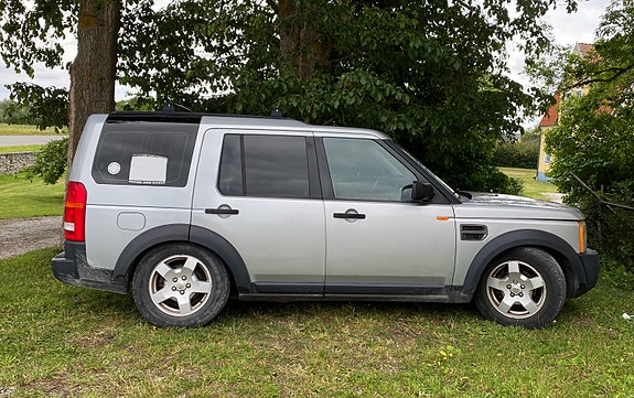 Land Rover Discovery 3 2 of 4