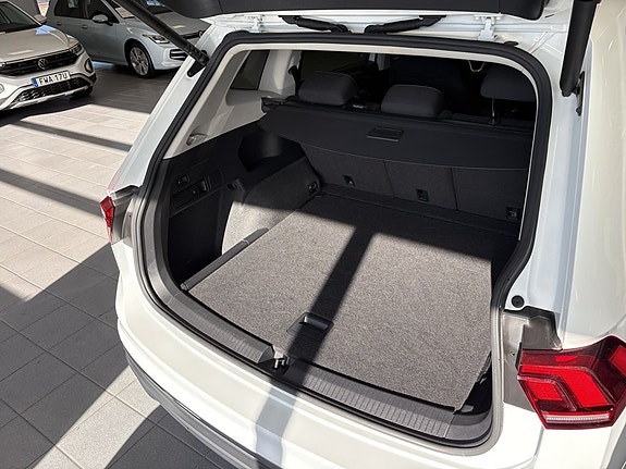 Volkswagen Tiguan Allspace 10 of 12