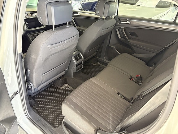 Volkswagen Tiguan Allspace 9 of 12