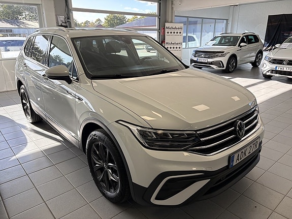 Volkswagen Tiguan Allspace 3 of 12