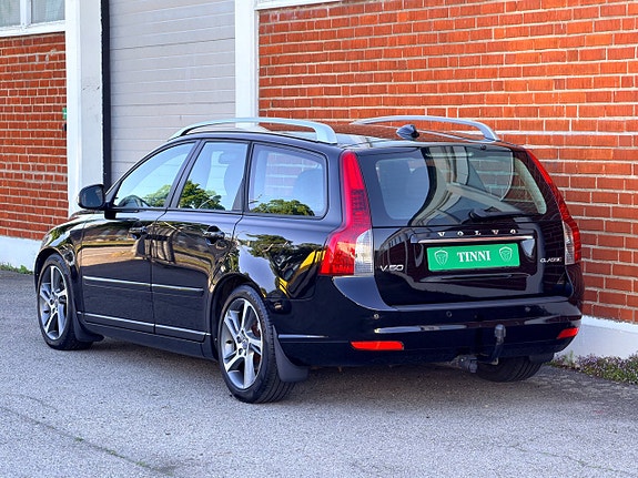 Volvo V50 3 of 19