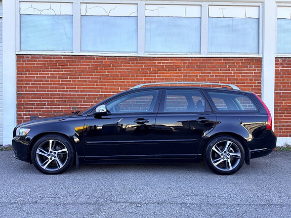 Volvo V50 2 of 19