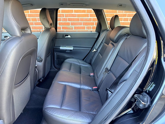 Volvo V50 12 of 19