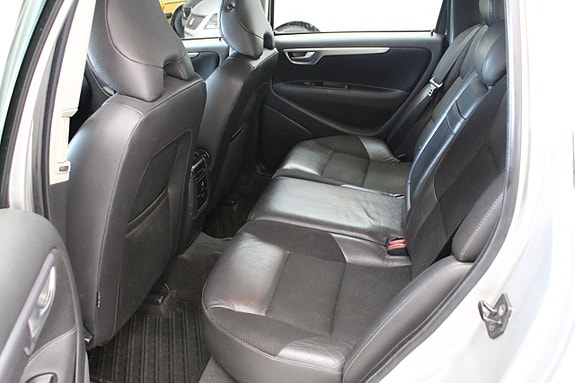 Volvo V70 9 of 12