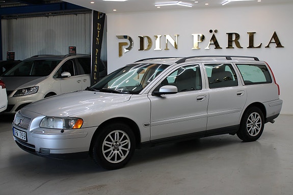 Volvo V70 3 of 12