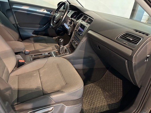 Volkswagen Golf VII 8 of 11