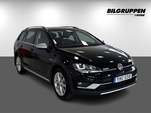 Volkswagen Golf Alltrack 3 of 14