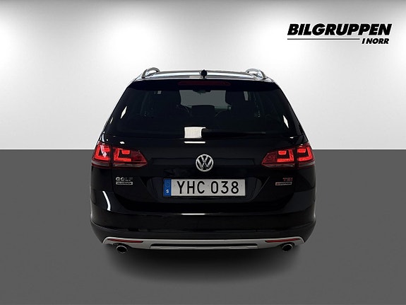 Volkswagen Golf Alltrack 5 of 14