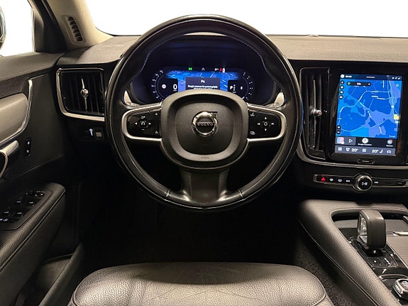 Volvo V90 10 of 28