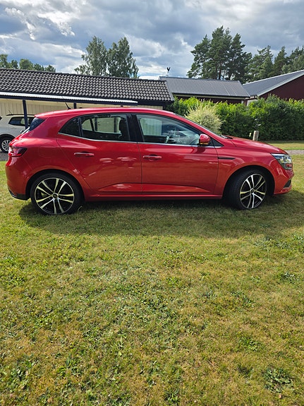 Renault Megane IV 7 of 9