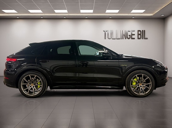 Porsche Cayenne 6 of 30